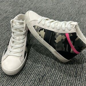 Nine West high top sneakers size 7.5